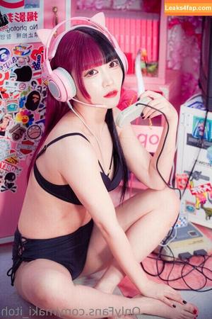 Maki Itoh photo #0097