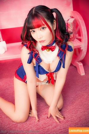 Maki Itoh photo #0382