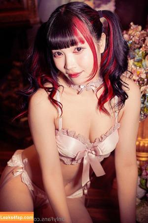 Maki Itoh photo #0685