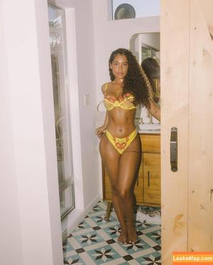 Malaika Terry photo #0026