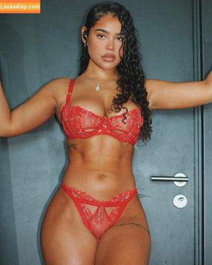 Malaika Terry photo #0105