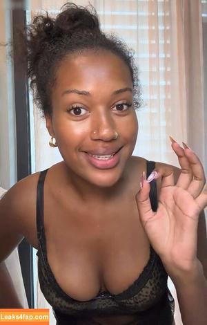 Malika Babel photo #0027