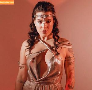 Mama Casquet photo #0001