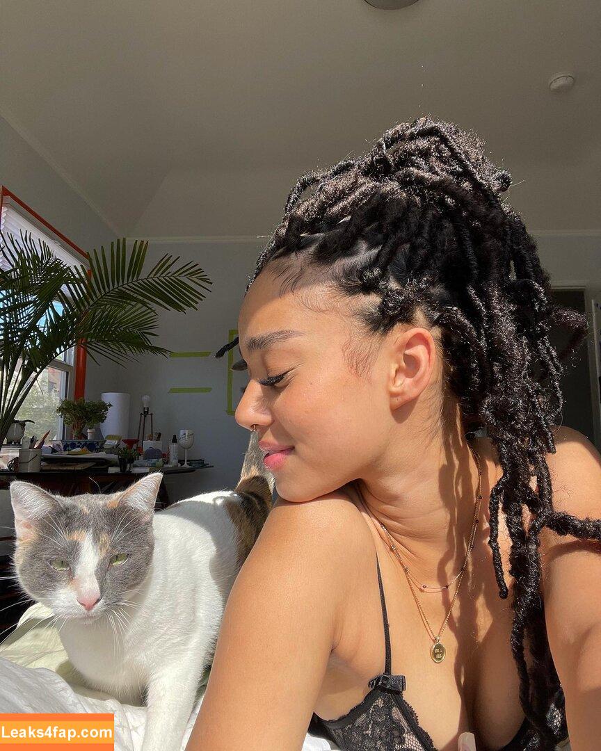 Manon Bannerman / Katseye / meretmanon leaked photo photo #0026