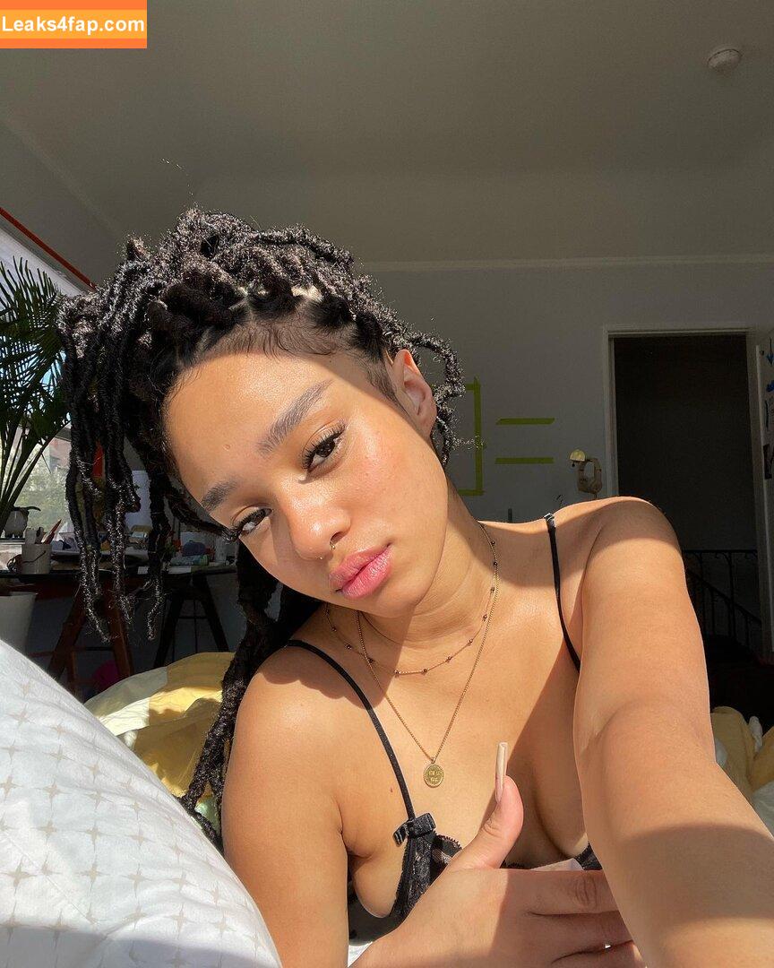 Manon Bannerman / Katseye / meretmanon leaked photo photo #0027