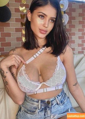 Manuela Cadavi photo #0005