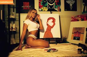 Mara Sade photo #0018