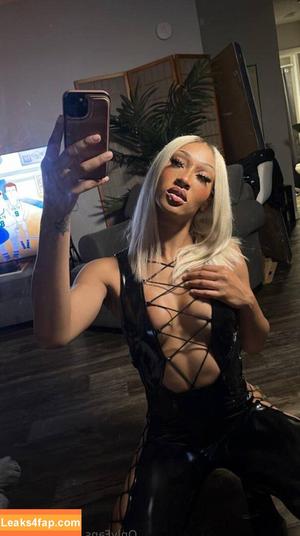 Mara Sade photo #0043