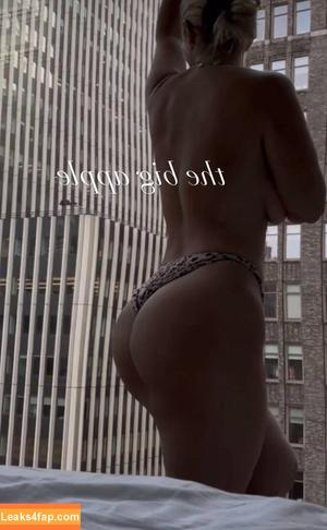 Mara Traversi photo #0210