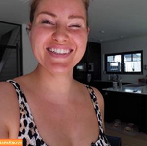 Maren Wolf photo #0039