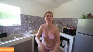 Maren Wolf photo #0090