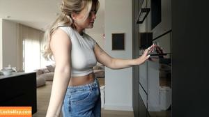 Maren Wolf photo #0164