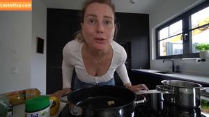 Maren Wolf photo #0172