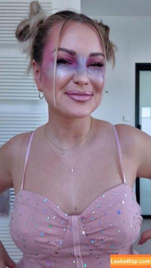 Maren Wolf photo #2051