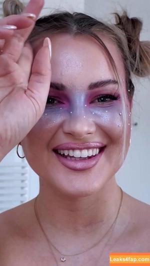 Maren Wolf photo #2061