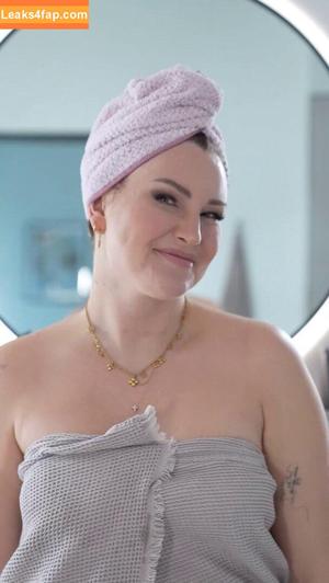 Maren Wolf photo #2246