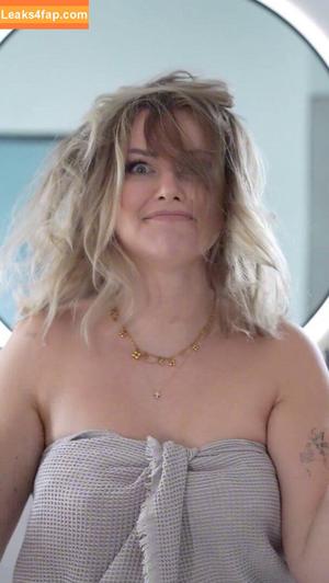 Maren Wolf photo #2254