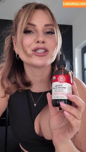 Maren Wolf photo #2262