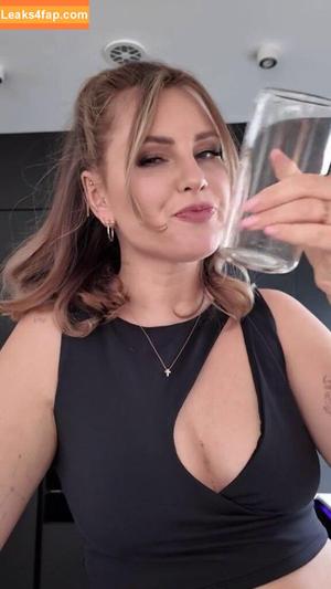 Maren Wolf photo #2267