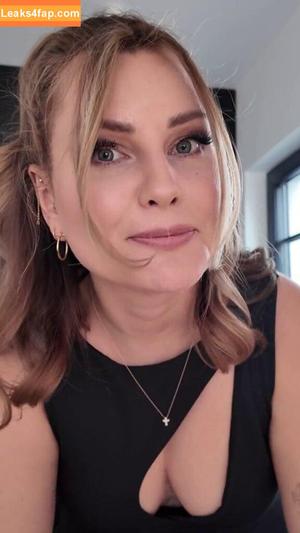 Maren Wolf photo #2274