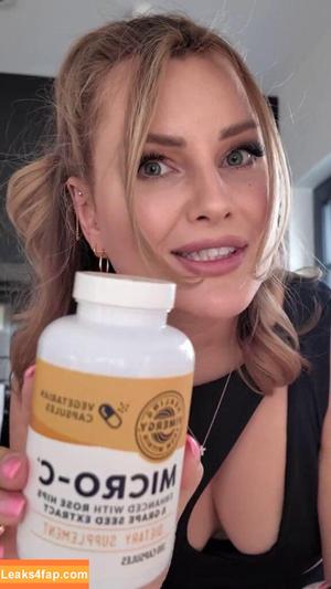 Maren Wolf photo #2275