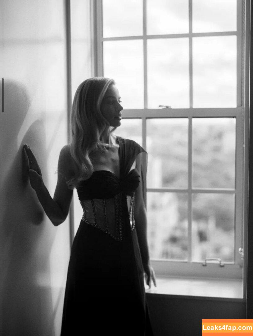 Margot Robbie / margotrobbie / margotrobbieofficial leaked photo photo #0390