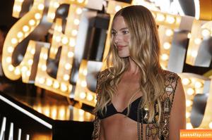 Margot Robbie photo #0399