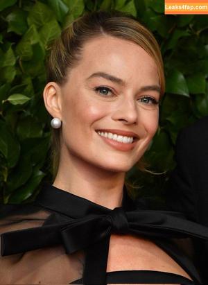 Margot Robbie photo #1047