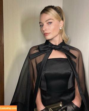 Margot Robbie photo #1049