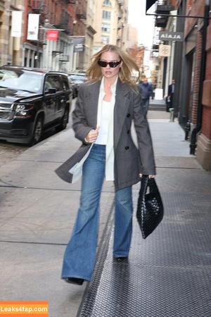 Margot Robbie photo #1074