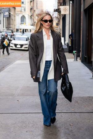 Margot Robbie photo #1082