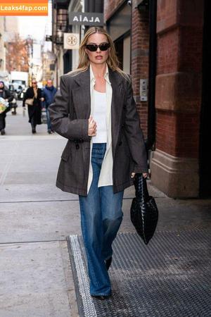 Margot Robbie photo #1088