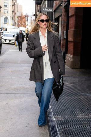 Margot Robbie photo #1090