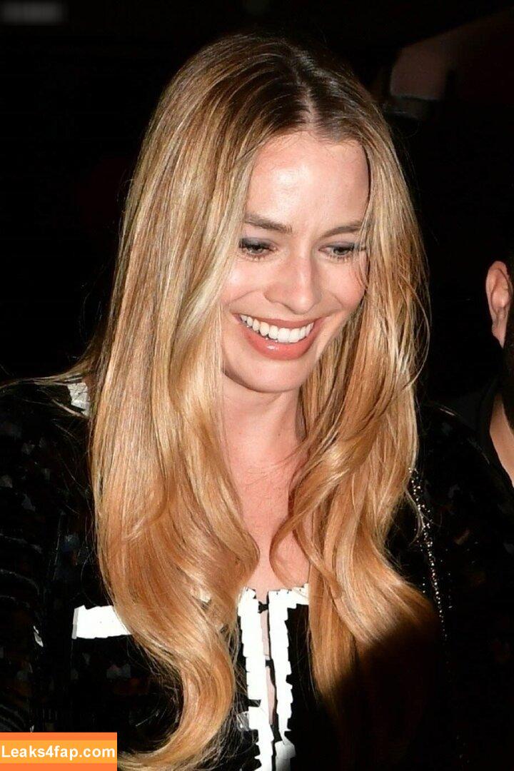 Margot Robbie / margotrobbieofficial leaked photo photo #2385