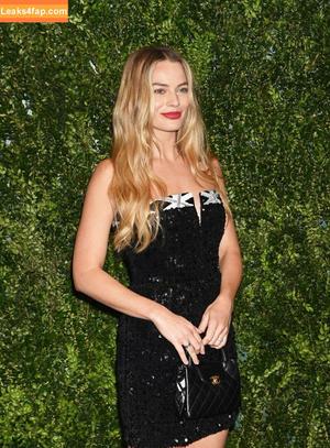 Margot Robbie photo #2396