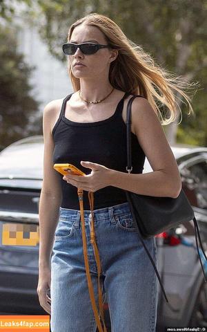 Margot Robbie photo #3022