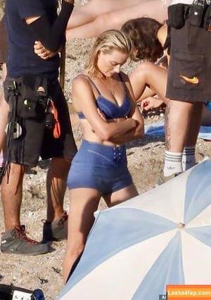 Margot Robbie photo #3400