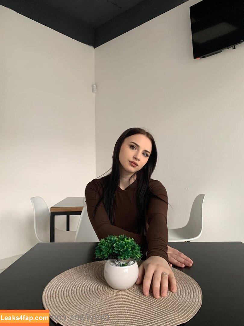 Mari Moon / https: / mari_m00n / maria_mmoonn / mariemoon1869 / marimoon / shine_lure leaked photo photo #0113