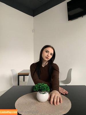 Mari Moon photo #0113