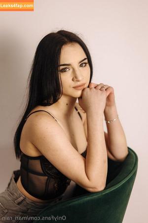 Mari Moon photo #0122