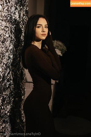 Mari Moon photo #0124