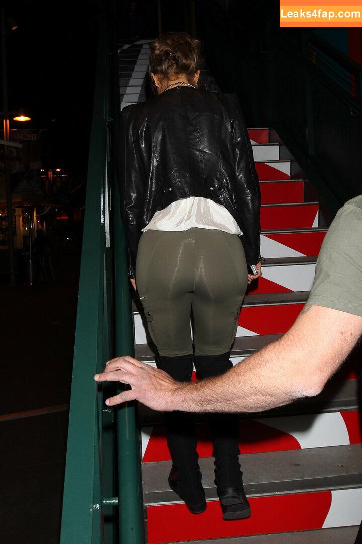 Maria Menounos / MenounosBooty / mariamenounos leaked photo photo #0370