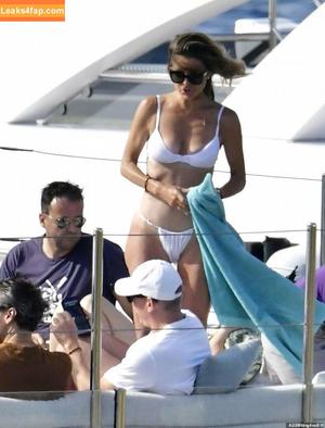 Maria Menounos photo #0130