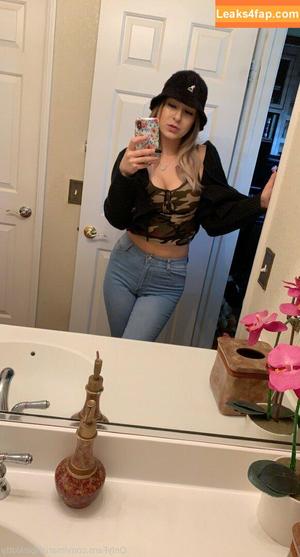 mariahpinkkitty photo #0002