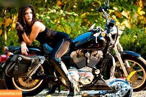 Marie Avgeropoulos photo #0058