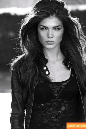 Marie Avgeropoulos photo #0097