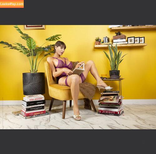 Marie Claude Bourbonnais / marieclaudebourbonnais / mcbourbonnais1 leaked photo photo #0008