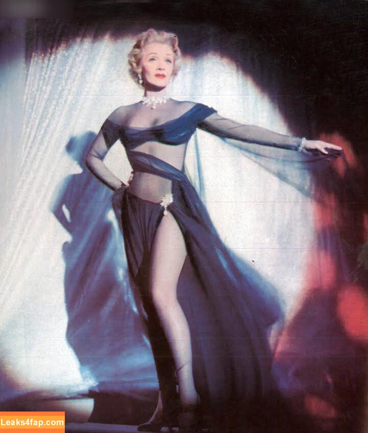 Marlene Dietrich /  leaked photo photo #0006