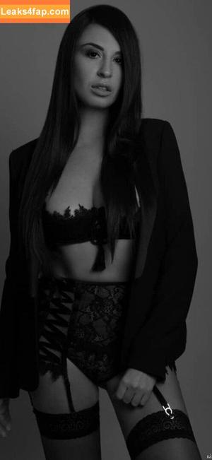 Martika Caringella photo #0018
