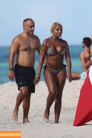 Mary J. Blige photo #0036